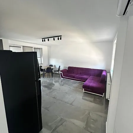 Family-friendly Apartment, 2 Bedroom And Living Area & Balcony, With Garden Access, Donilads - Everywhere, Relax & Nature Escape Daire Două Mai