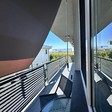 Family-friendly Apartment, 2 Bedroom And Living Area & Balcony, With Garden Access, Donilads - Everywhere, Relax & Nature Escape * Două Mai