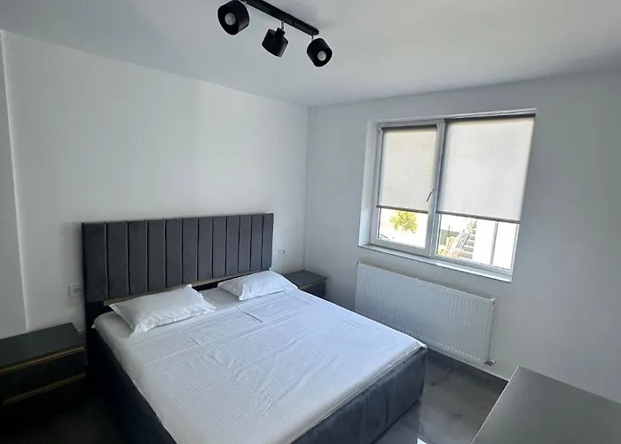 Daire Family-friendly Apartment, 2 Bedroom And Living Area & Balcony, With Garden Access, Donilads - Everywhere, Relax & Nature Escape *