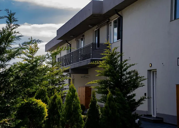 Family-friendly Apartment, 2 Bedroom And Living Area & Balcony, With Garden Access, Donilads - Everywhere, Relax & Nature Escape Două Mai