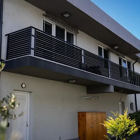 Family-friendly Apartment, 2 Bedroom And Living Area & Balcony, With Garden Access, Donilads - Everywhere, Relax & Nature Escape *