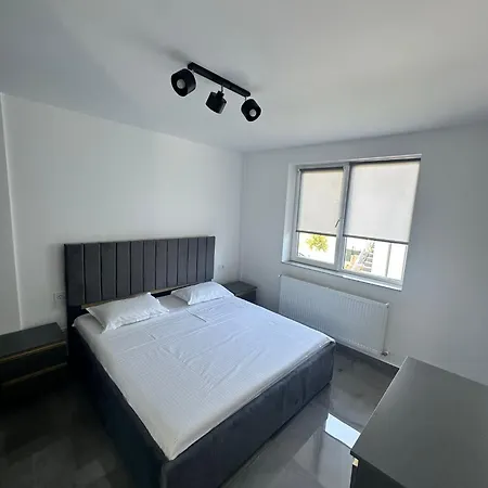 Apartman Family-friendly Apartment, 2 Bedroom And Living Area & Balcony, With Garden Access, Donilads - Everywhere, Relax & Nature Escape *