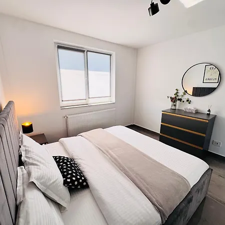 Family-friendly Apartment, 2 Bedroom And Living Area & Balcony, With Garden Access, Donilads - Everywhere, Relax & Nature Escape * Două Mai