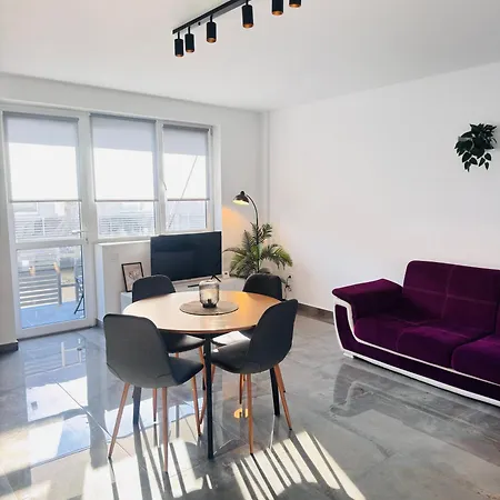 Family-friendly Apartment, 2 Bedroom And Living Area & Balcony, With Garden Access, Donilads - Everywhere, Relax & Nature Escape Apartman Două Mai