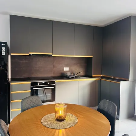 Family-friendly Apartment, 2 Bedroom And Living Area & Balcony, With Garden Access, Donilads - Everywhere, Relax & Nature Escape Apartman *