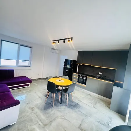 Family-friendly Apartment, 2 Bedroom And Living Area & Balcony, With Garden Access, Donilads - Everywhere, Relax & Nature Escape Apartman Două Mai