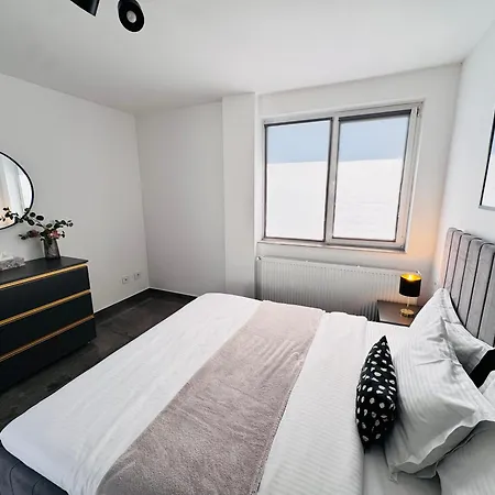 Family-friendly Apartment, 2 Bedroom And Living Area & Balcony, With Garden Access, Donilads - Everywhere, Relax & Nature Escape Apartman Două Mai