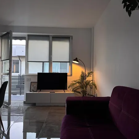 Family-friendly Apartment, 2 Bedroom And Living Area & Balcony, With Garden Access, Donilads - Everywhere, Relax & Nature Escape Apartman Două Mai