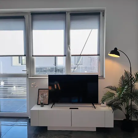 Apartman Family-friendly Apartment, 2 Bedroom And Living Area & Balcony, With Garden Access, Donilads - Everywhere, Relax & Nature Escape